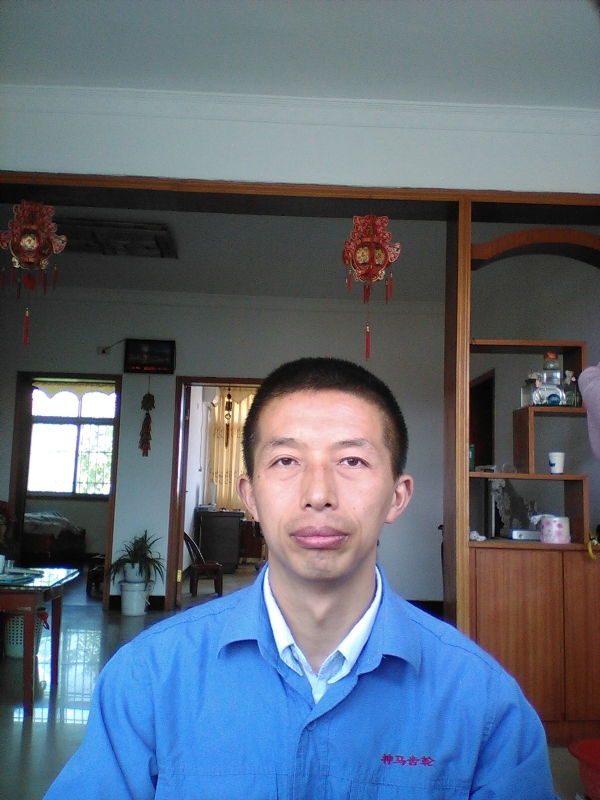 红玫瑰的第一张照片--湖北中老年相亲网