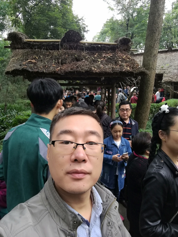 撑起一片天的第一张照片--湖北中老年相亲网