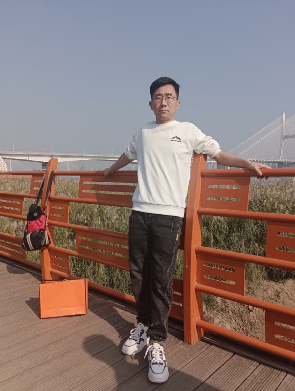 黑白的第一张照片--湖北中老年相亲网